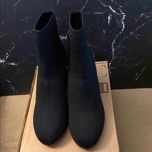 Eileen Fischer Woman’s Oriel Stretch Fabric Ankle Boots Black 9.5